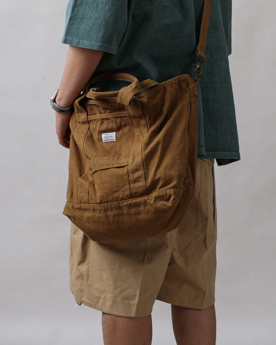 MOTIV 16048 Vintage Tough Tote Bag (Black/Brown/Khaki Beige)