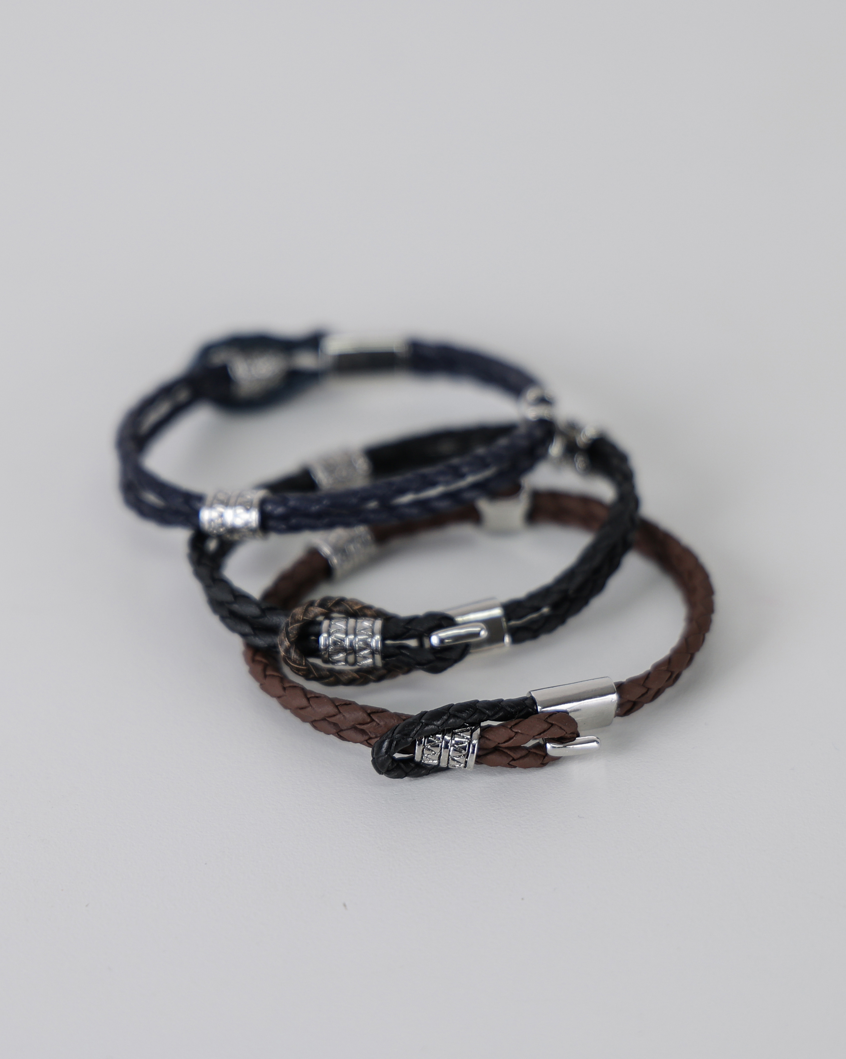 VIDD Loop Two Tone Leather Wristlet (Black/Brown/Navy)