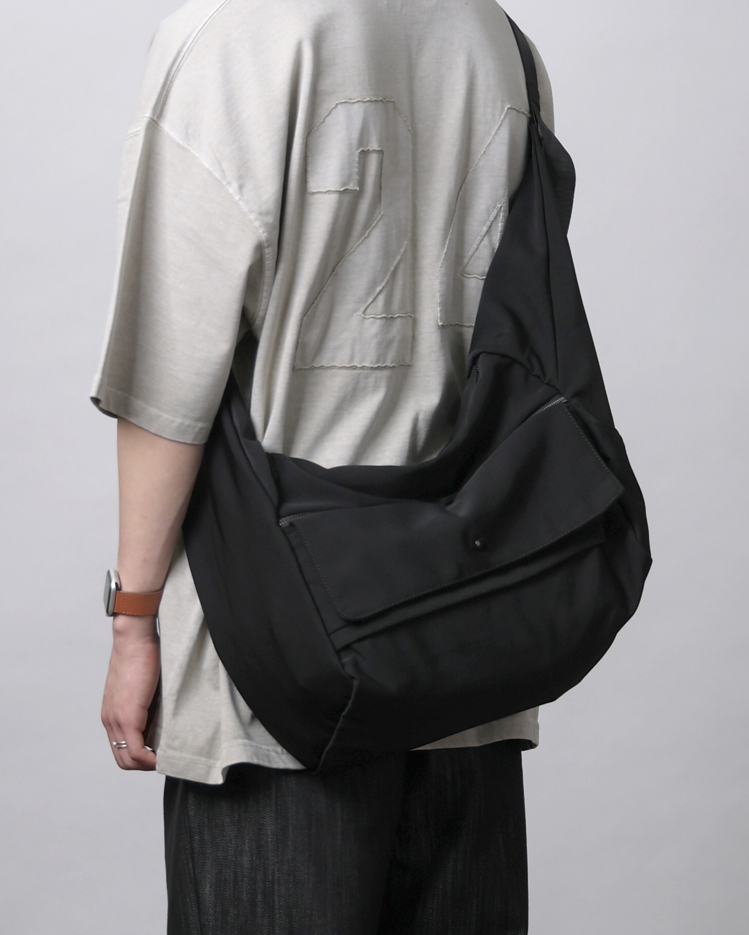 VIVI ZIP Flap Soft Cross Bag (Black)
