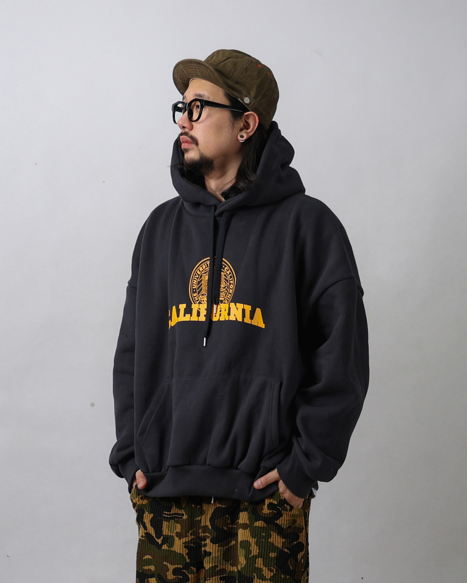 TAKTRE CALIFORNIA Oversized Icon Hoodie (Charcoal/Navy/Green)