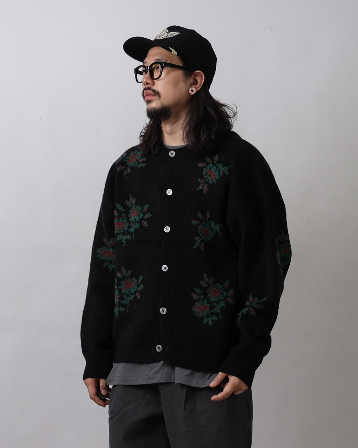 CONS FLOWER Over Bokle Knit Cardigan (Black/Gray)