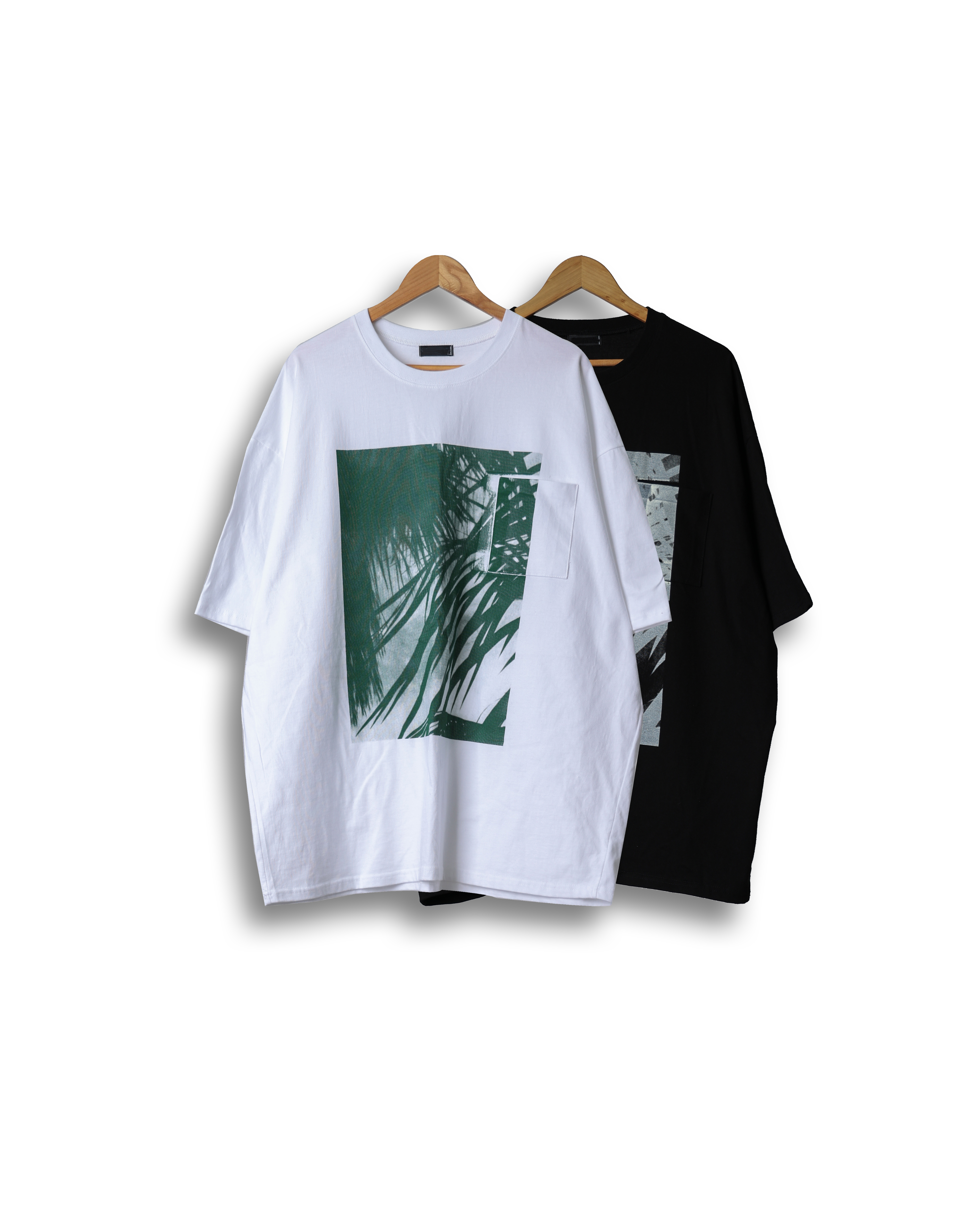 ONOFF Leaf Printed Pocket T Shirts (Black/White)