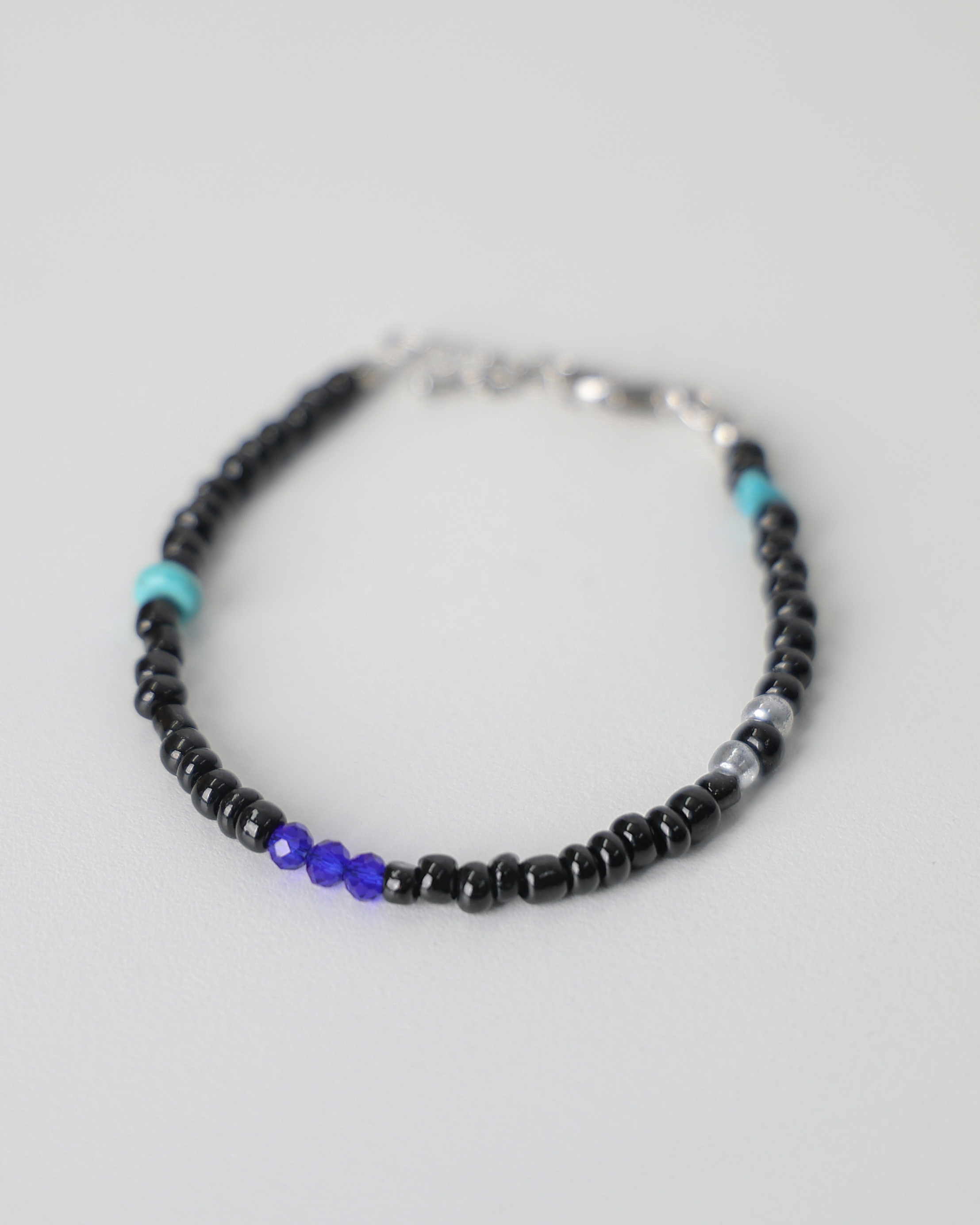 VIVI Point Beads Blue Bracelet (Black)
